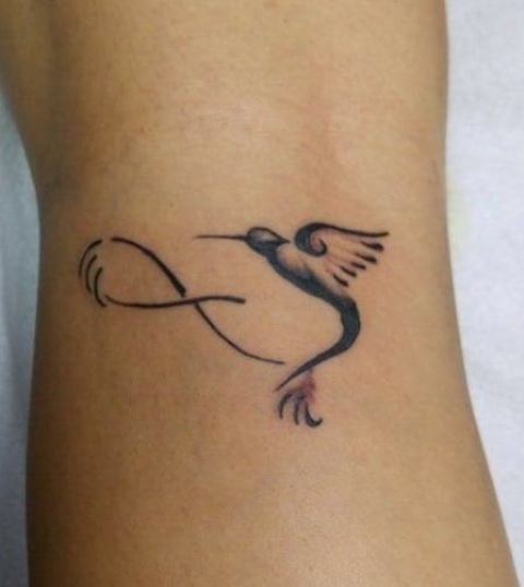 Attractive-Infinity-Hummingbird-Tattoo
