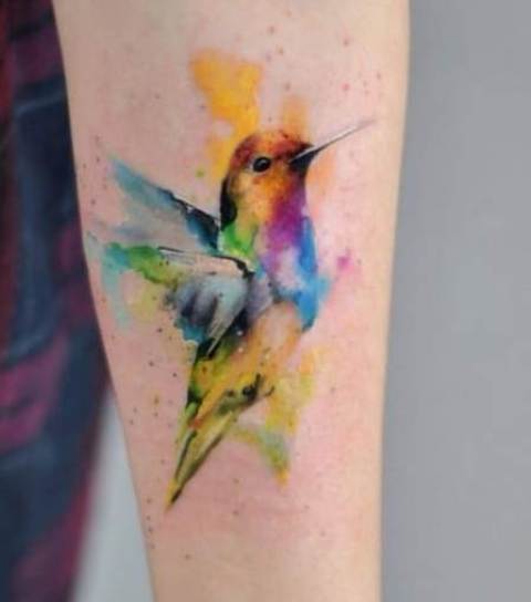 Stunning-Watercolor-Hummingbird-Tattoo
