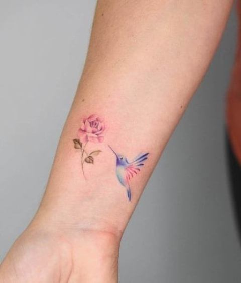 Beautiful-Hummingbird-Rose-Flower-Tattoo
